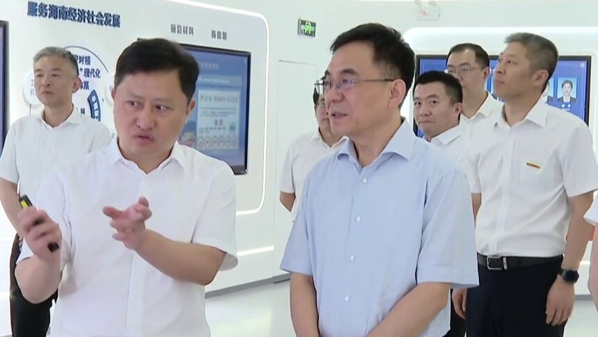 王俊寿在长沙理工大学调研