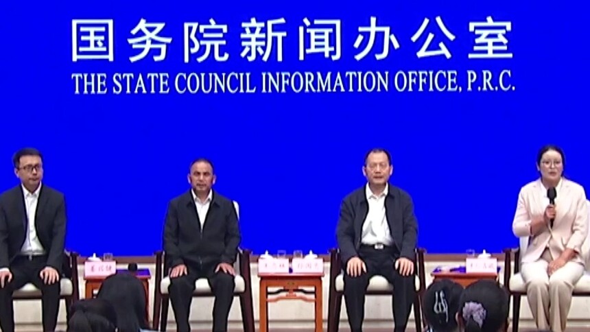 才仁吉藏：在拉日村驻村十一年 全程见证了村里的变化