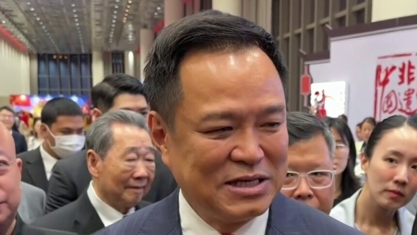 泰国总理阿努廷送来国庆祝福