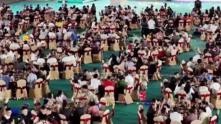 广东阳春：春砂仁千人宴热闹开席