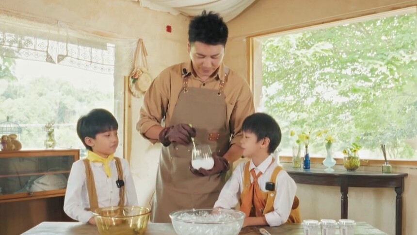 冰块加盐真的能让冰块温度变更低吗？